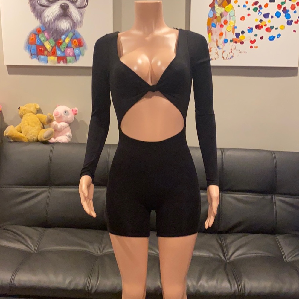 Posh By V Black Long Sleeve Cut Out Knot Romper Double Layered Stretch S NWT